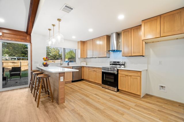 8629 Baumgarten Drive, Dallas, TX 75228