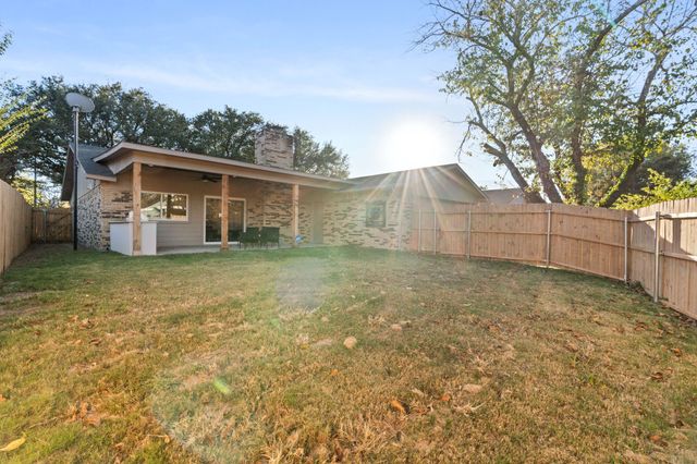 8629 Baumgarten Drive, Dallas, TX 75228