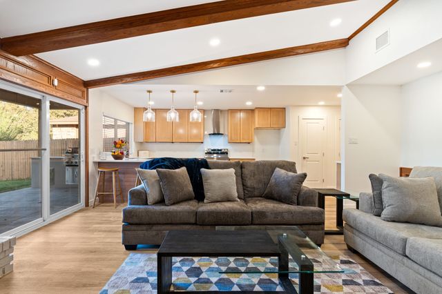 8629 Baumgarten Drive, Dallas, TX 75228