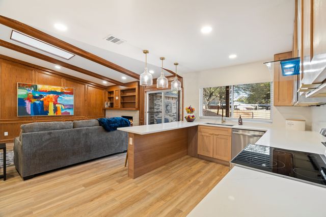 8629 Baumgarten Drive, Dallas, TX 75228