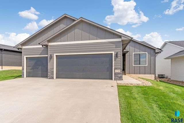 1720 N Concord Dr Drive, Sioux Falls, SD 57110