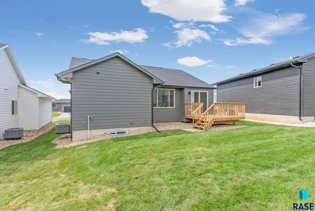 1720 N Concord Dr Drive, Sioux Falls, SD 57110