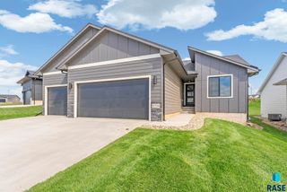 1720 N Concord Dr Drive, Sioux Falls, SD 57110