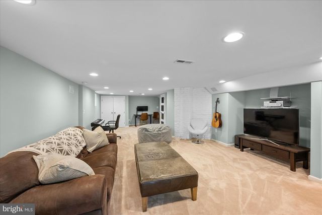 6726 25TH ST N, Arlington, VA 22213