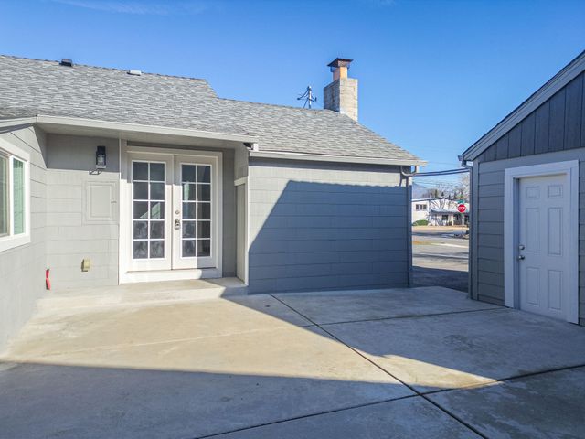 3119 Merriman Road, Medford, OR 97501