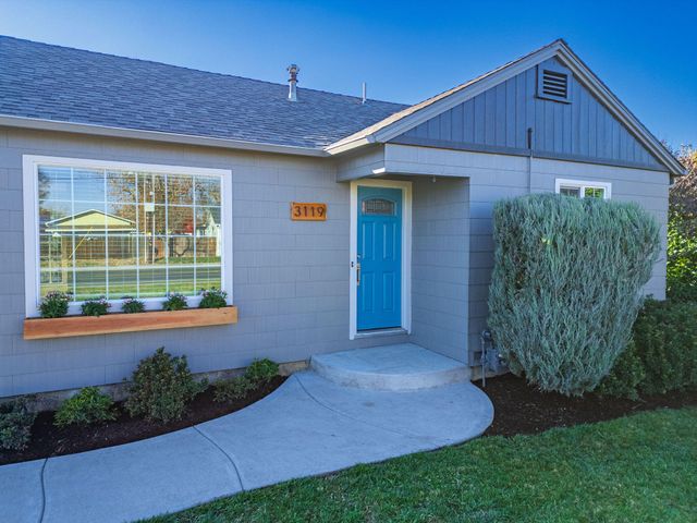 3119 Merriman Road, Medford, OR 97501