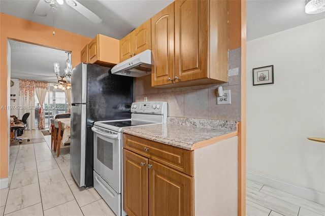 2649 NW 48th Terrace 237, Lauderdale Lakes, FL 33313