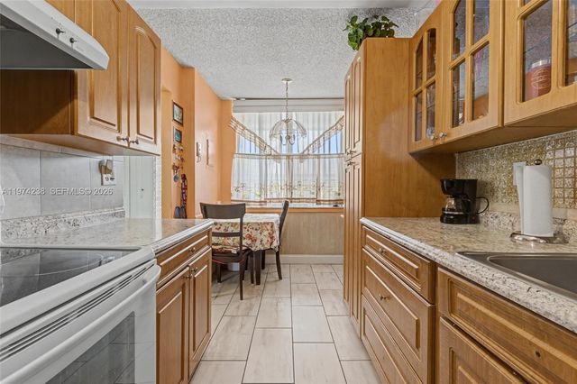 2649 NW 48th Terrace 237, Lauderdale Lakes, FL 33313