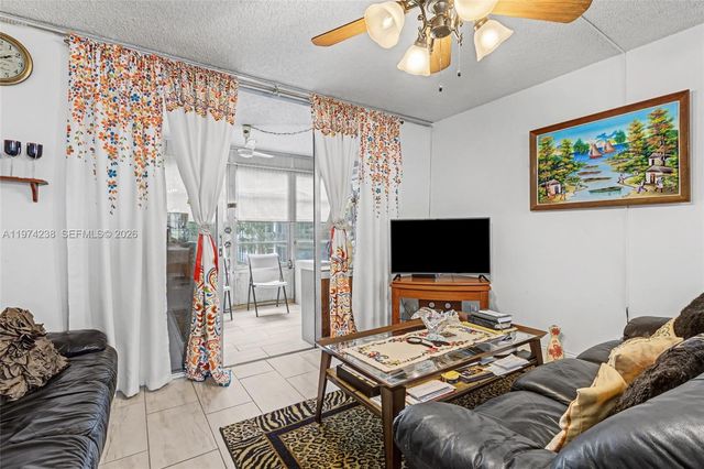 2649 NW 48th Terrace 237, Lauderdale Lakes, FL 33313