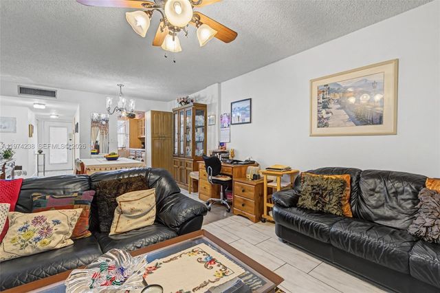 2649 NW 48th Terrace 237, Lauderdale Lakes, FL 33313