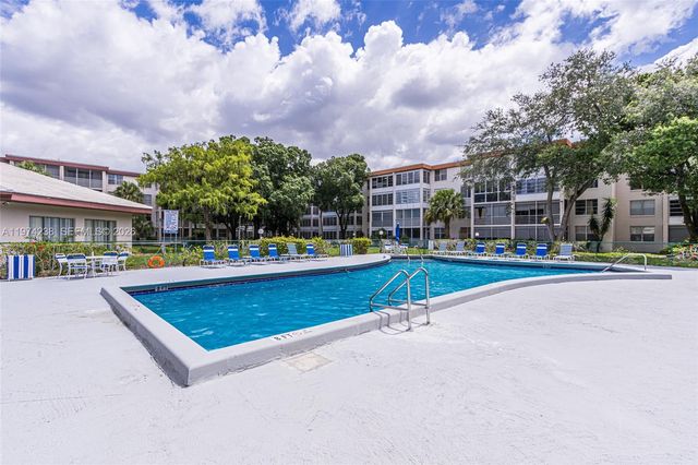 2649 NW 48th Terrace 237, Lauderdale Lakes, FL 33313