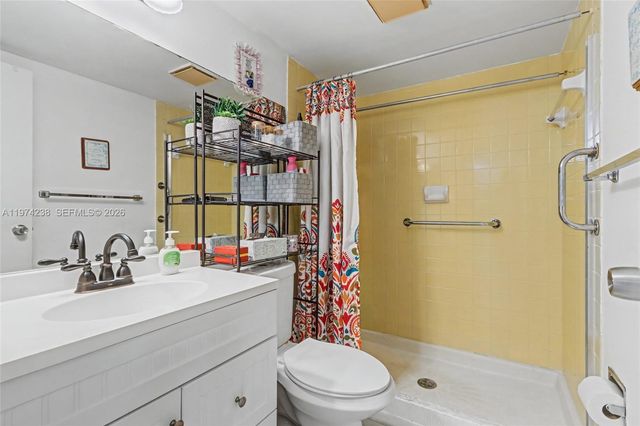 2649 NW 48th Terrace 237, Lauderdale Lakes, FL 33313