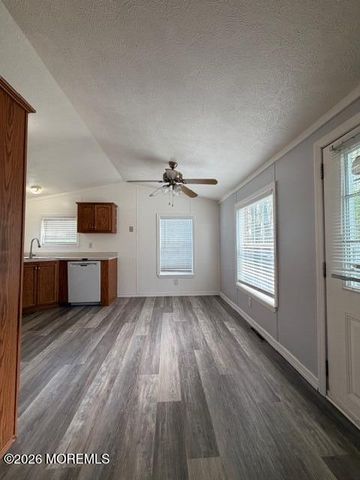 112 Woodside Road, New Egypt, NJ 08533