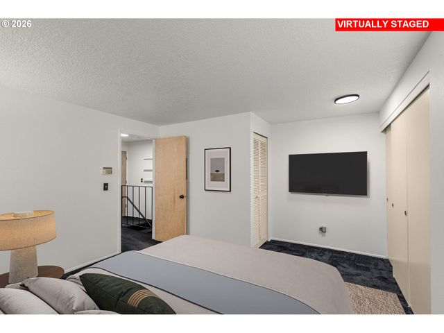 4880 Sw SCHOLLS FERRY Rd 32, Portland, OR 97225