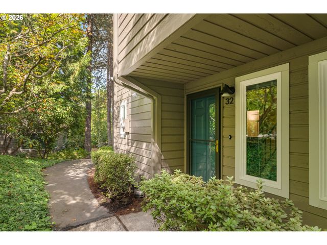 4880 Sw SCHOLLS FERRY Rd 32, Portland, OR 97225