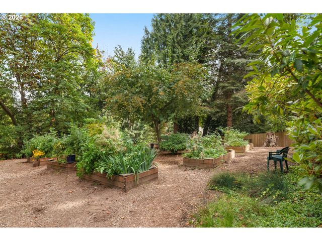 4880 Sw SCHOLLS FERRY Rd 32, Portland, OR 97225