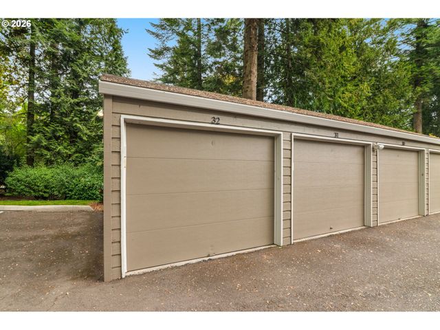 4880 Sw SCHOLLS FERRY Rd 32, Portland, OR 97225
