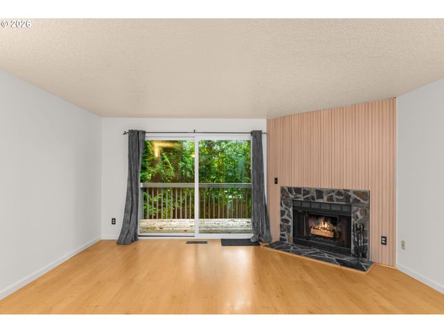 4880 Sw SCHOLLS FERRY Rd 32, Portland, OR 97225