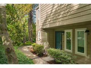 4880 Sw SCHOLLS FERRY Rd 32, Portland, OR 97225