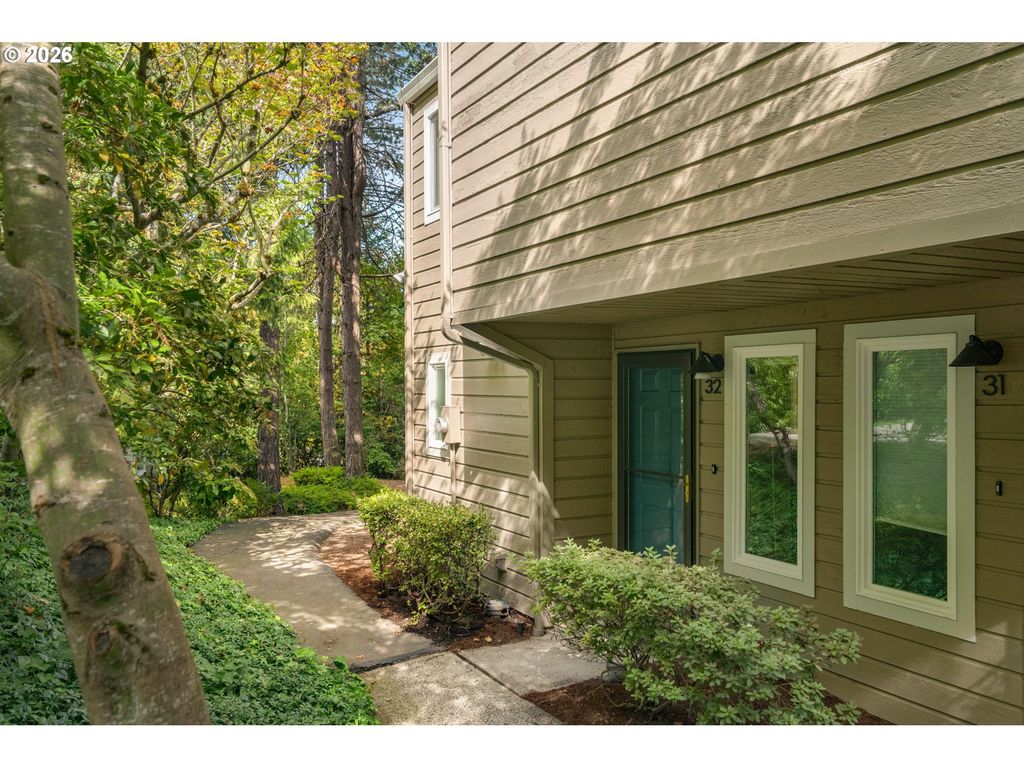 4880 Sw SCHOLLS FERRY Rd 32, Portland, OR 97225