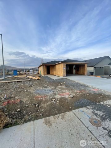 915 Ivy Street NE, Ephrata, WA 98823