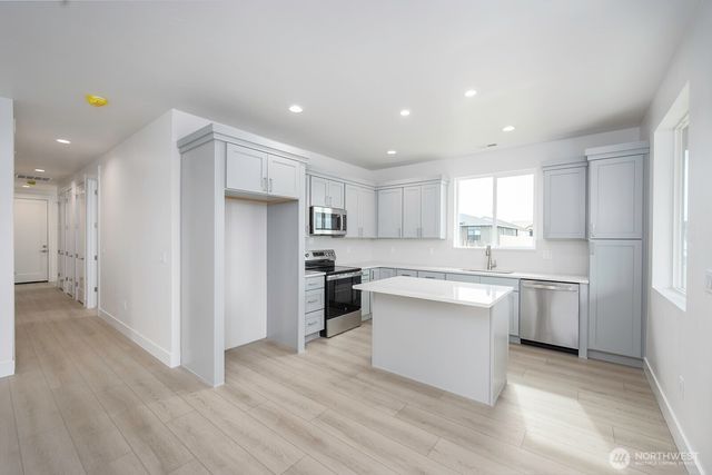 915 Ivy Street NE, Ephrata, WA 98823