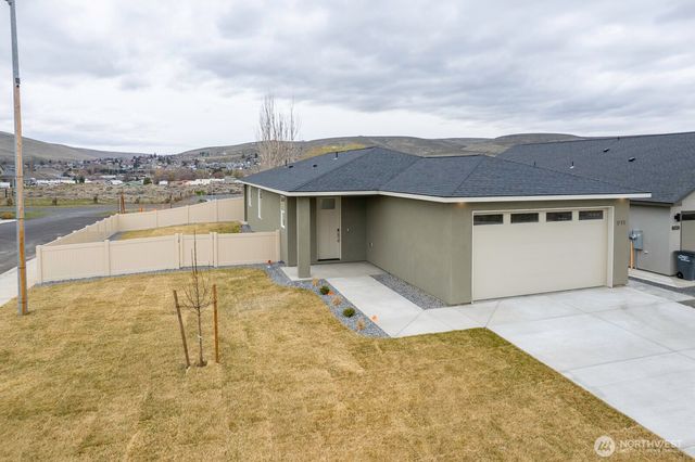 915 Ivy Street NE, Ephrata, WA 98823