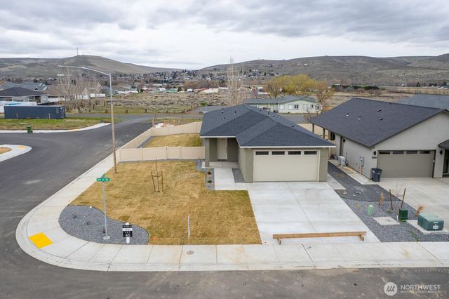 915 Ivy Street NE, Ephrata, WA 98823