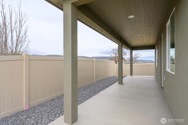 915 Ivy Street NE, Ephrata, WA 98823