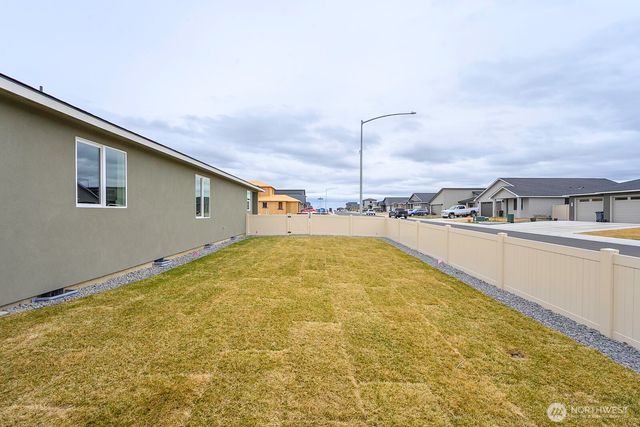 915 Ivy Street NE, Ephrata, WA 98823