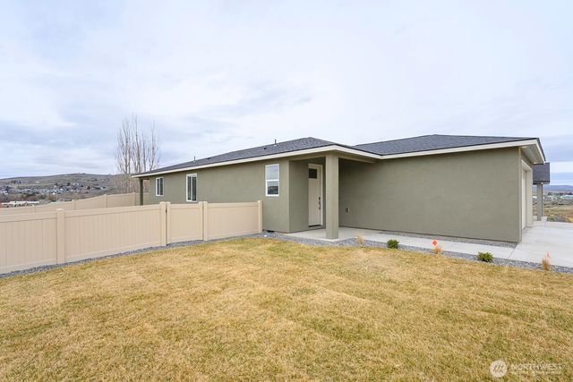 915 Ivy Street NE, Ephrata, WA 98823