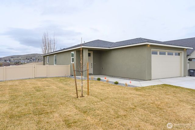 915 Ivy Street NE, Ephrata, WA 98823