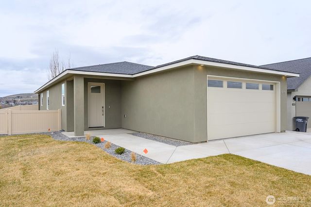 915 Ivy Street NE, Ephrata, WA 98823