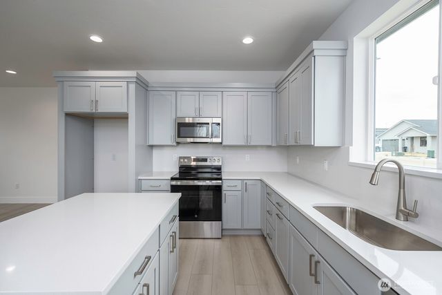 915 Ivy Street NE, Ephrata, WA 98823