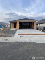 915 Ivy Street NE, Ephrata, WA 98823