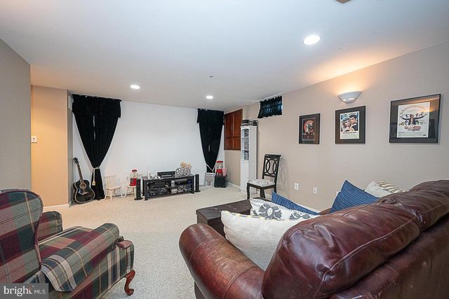 3149 FOX DR, Chalfont, PA 18914