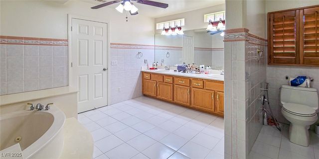 4100 Highland Castle Court, Las Vegas, NV 89129