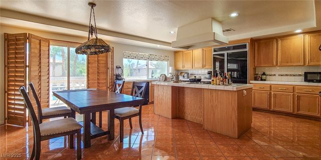 4100 Highland Castle Court, Las Vegas, NV 89129