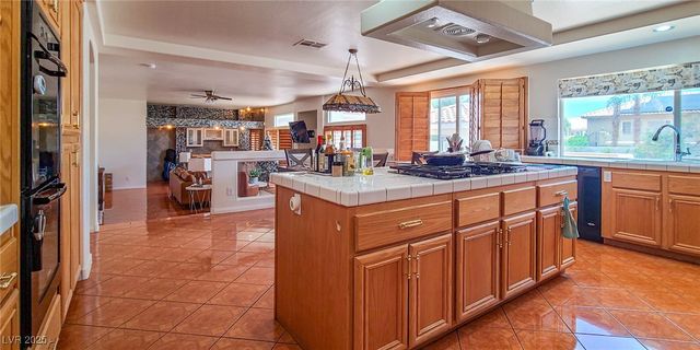 4100 Highland Castle Court, Las Vegas, NV 89129