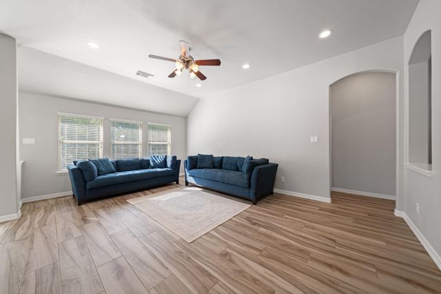 146 S Star Ridge Circle, The Woodlands, TX 77382