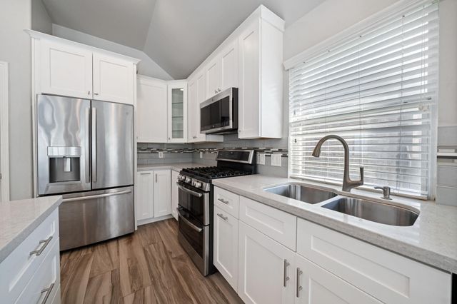 146 S Star Ridge Circle, The Woodlands, TX 77382