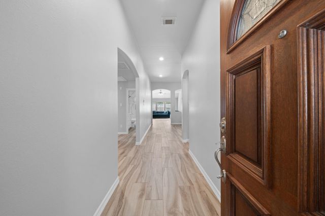 146 S Star Ridge Circle, The Woodlands, TX 77382