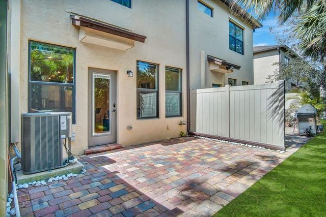 2374 Post St, Street, Palm Springs, FL 33406