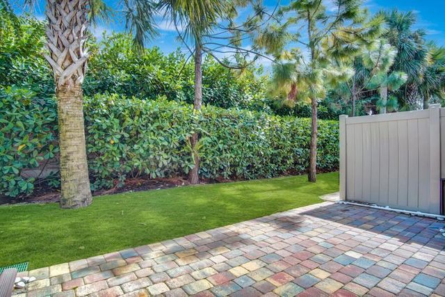 2374 Post St, Street, Palm Springs, FL 33406