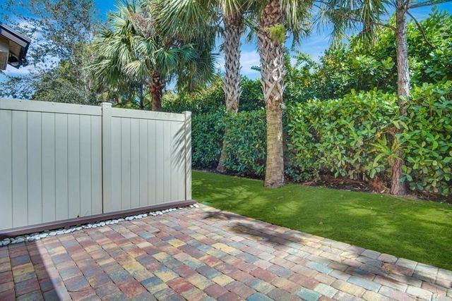 2374 Post St, Street, Palm Springs, FL 33406