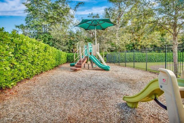 2374 Post St, Street, Palm Springs, FL 33406