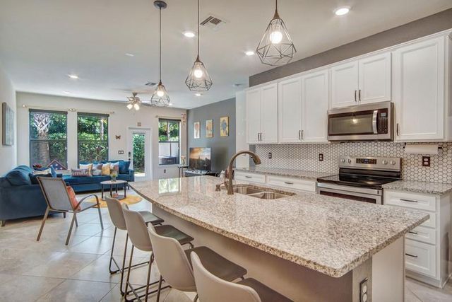 2374 Post St, Street, Palm Springs, FL 33406