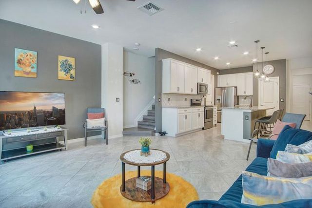 2374 Post St, Street, Palm Springs, FL 33406