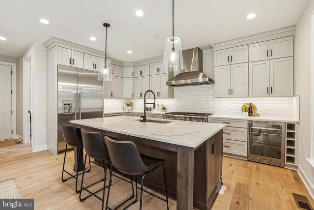 8802 RIDGE RD, Bethesda, MD 20817