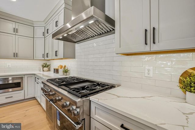 8802 RIDGE RD, Bethesda, MD 20817